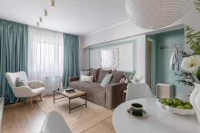 HOLT - Sublime Minty Green 1BR on the Park